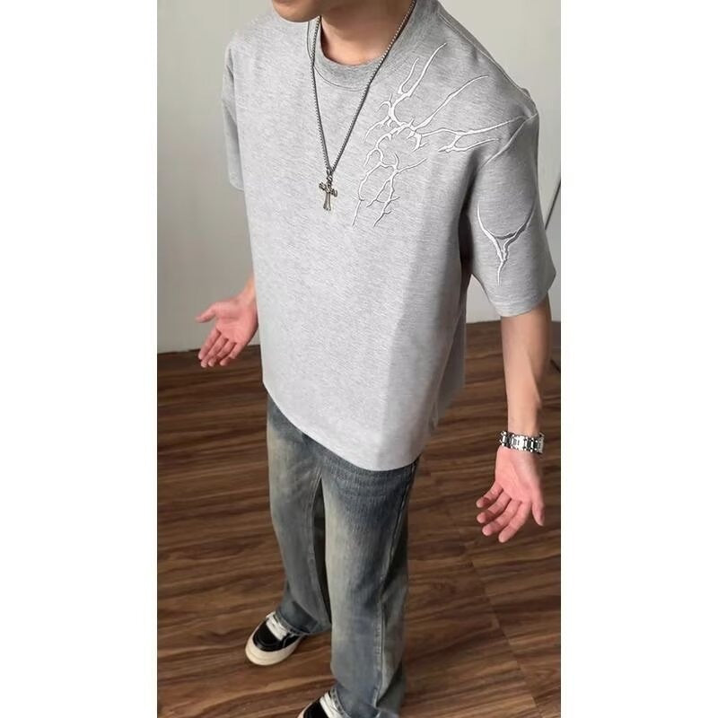 Men’s Gray Embossed Texture Graphic T-Shirt, Loose Fit Summer Casual Crew Neck Top, S-XL Streetwear Style